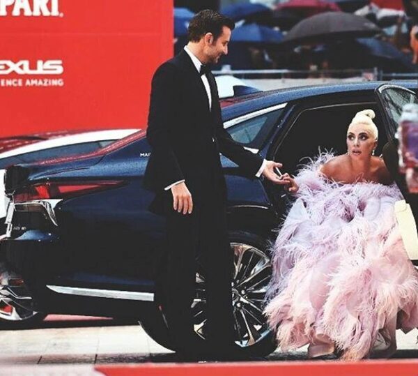 В Венеции Леди Гага удивила всех своим нарядом