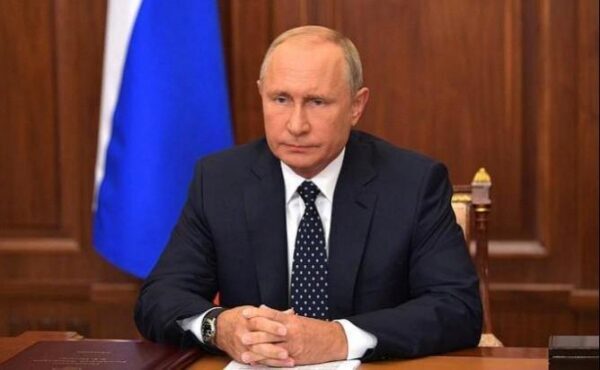 Владимир Путин внес в Госдуму поправки к пенсионной реформе
