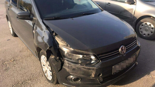 15-летняя пассажирка пострадала при столкновении двух «Фольксвагенов»