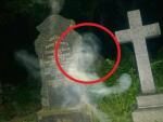 Британец запечатлел призрака на ночном кладбище