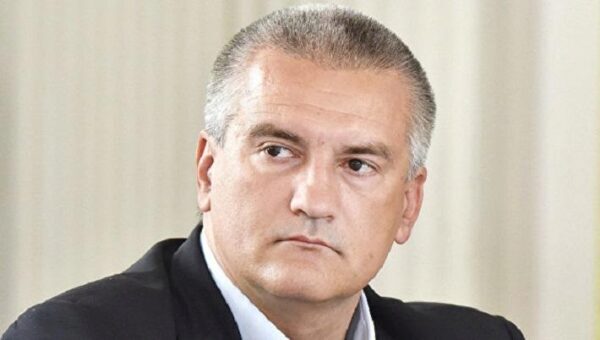Глава Крыма требует от ФСБ вернуть ему изъятые взятки