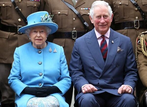 Королева Великобритании Елизавета может передать престол своему сыну – принцу Уэльскому