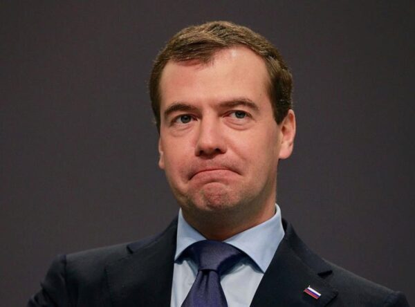 Медведев назвал альтернативы повышения пенсионного возраста более болезненными