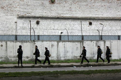 Омскую колонию, где после драки госпитализировали заключенных, посетила региональный омбудсмен
