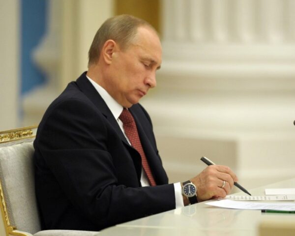 Президентом РФ подписан закон о повышении пенсионного возраста