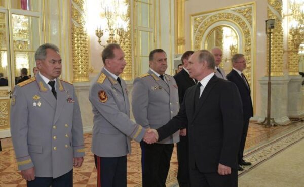 Путин поручил Росгвардии усилить контроль над оборотом оружия