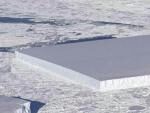В Антарктиде обнаружили айсберг странной формы