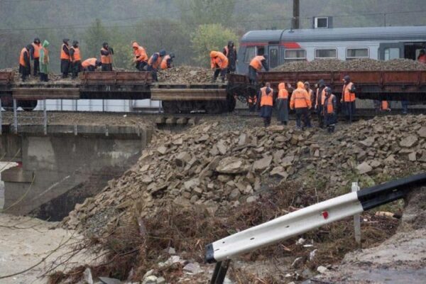 В Сочи восстановлено движение поездов на перегоне Шепси - Водопадный