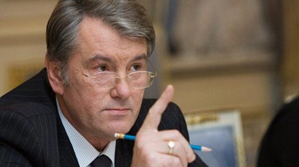 Бывший президент Украины о военном положении: "Прошу общество объединиться и поддержать Порошенко"