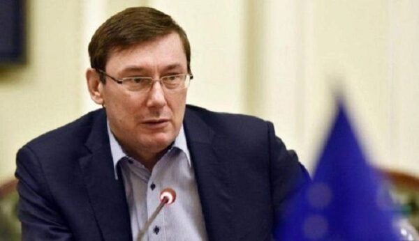 Генеральный прокурор Украины, под гнетом обвинений, заявил об отставке