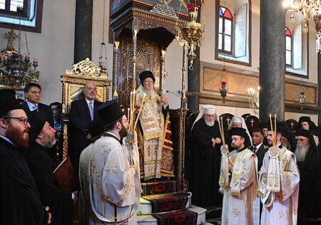 Константинополь распускает предстоятелей РПЦ в западной Европе