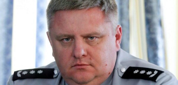 Крищенко призвал не хулиганить на Майдане и решать проблемы законно