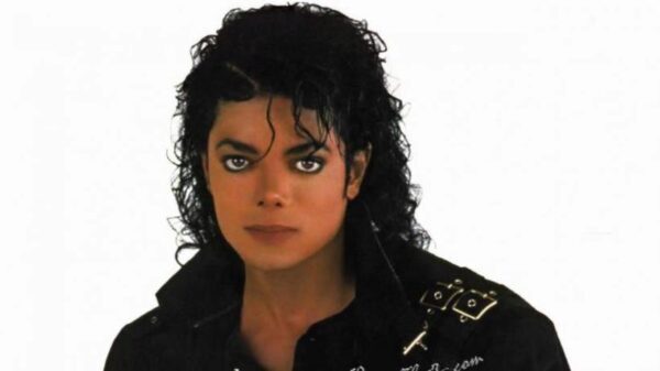 Куртка Майкла Джексона продана на аукционе Julien`s Auctions
