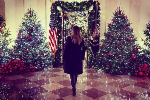 Меланья Трамп показала, как украсила Белый дом к Рождеству