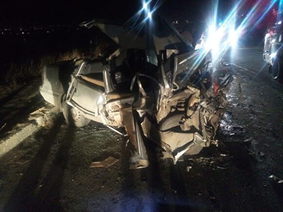 На Урале пьяный водитель Mercedes устроил лобовое ДТП. Погибла мать троих детей