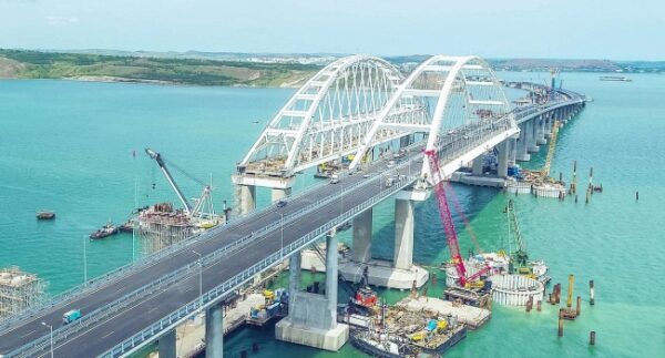 «Ничего не видно»: стало известно о новоиспеченной проблеме Крымского моста