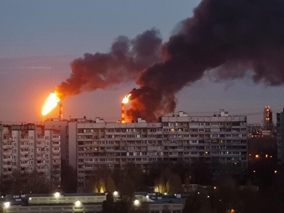 Очевидцы сообщают о пожаре на нефтеперерабатывающем заводе в Москве