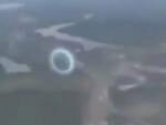 Пассажиры самолета наблюдали на высоте портал в иную реальность