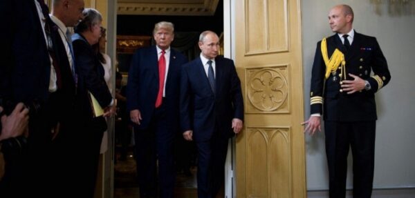 Песков анонсировал встречу Путина и Трампа «на ногах»