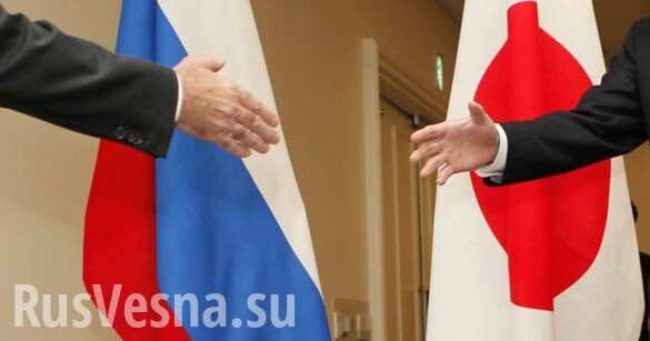 Премьер Японии пообещал заключить мирный договор с Россией