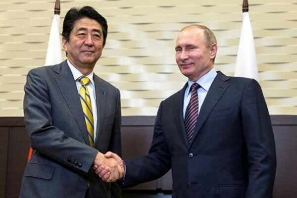 Путин и Абэ договорились активизировать переговорный процесс по спорным территориям