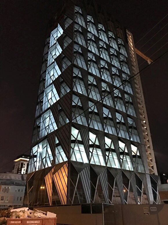 РМК впервые включила освещение в новой штаб-квартире, построенной по проекту Фостера