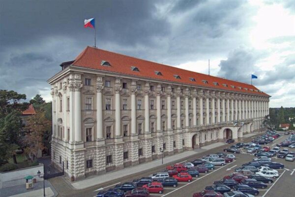 Руководитель МИДа Чехии Томаш Петршичек назвал РФ небезопасной для европейского союза