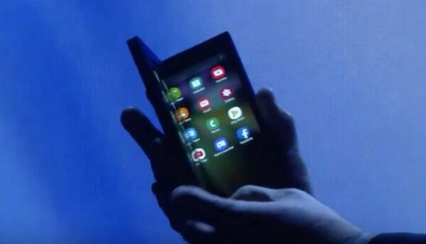 Samsung представил первый сгибающийся смартфон