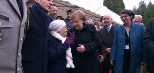 Столетняя француженка перепутала Меркель с женой Макрона