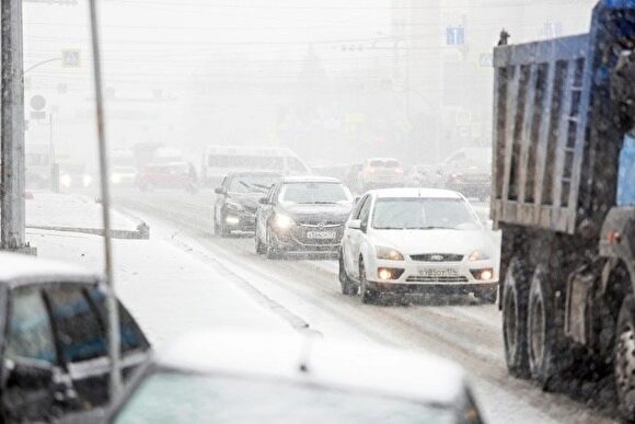 В Челябинской области ликвидируют последствия снегопада на трассе М5