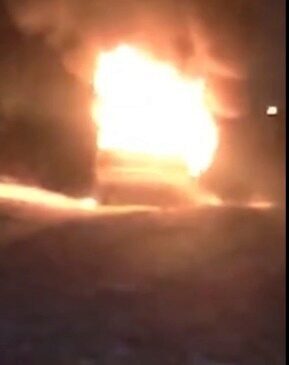 В Екатеринбурге подростки сожгли машину