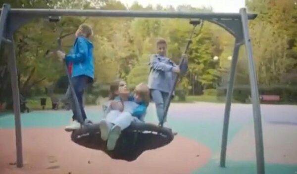 Юлия Барановская в Instagram выложила трогательное видео с детьми