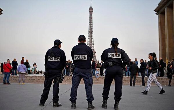 AFP: Нацсобрание Франции одобрило законодательный проект Макрона в ответ на протесты