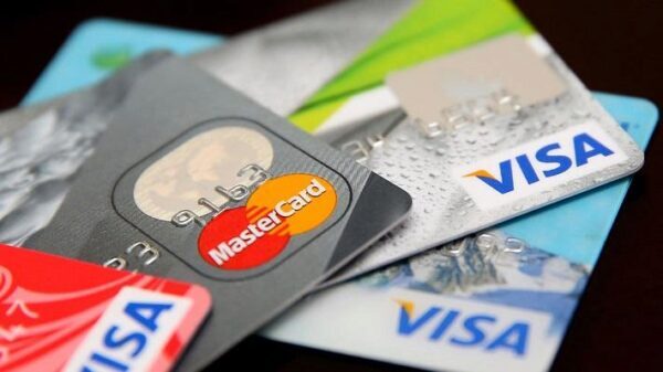 ЦБ готовит банки к отключению от Mastercard и Visa