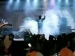 Цунами в Индонезии смыло со сцены музыкантов во время концерта