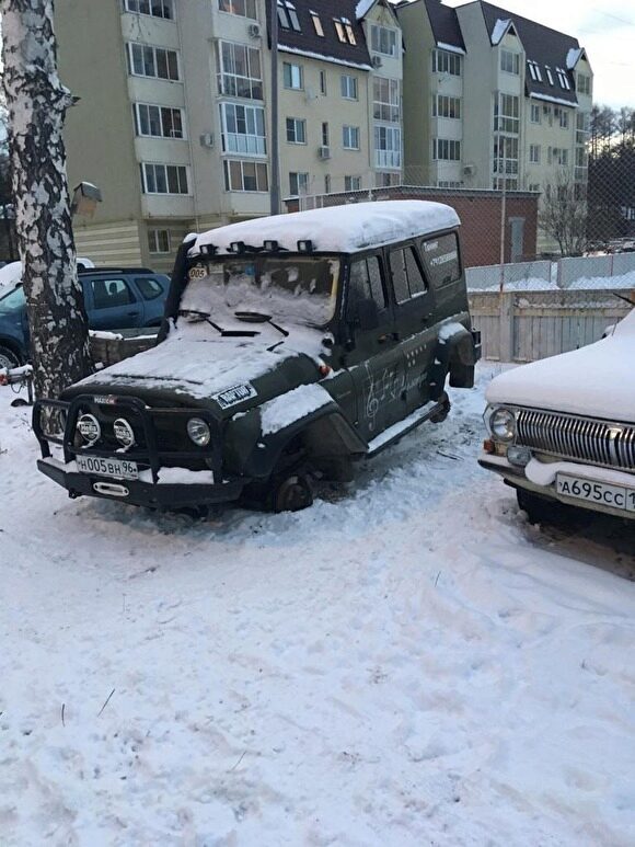 Екатеринбуржец утверждает, что в его арестованном за долги автомобиле заменили запчасти