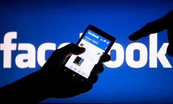 Facebook "пал" по всей Европе
