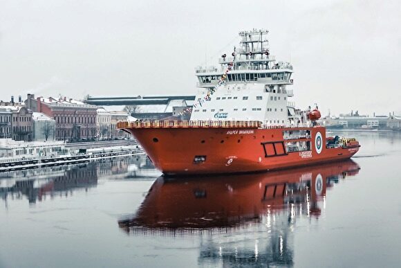 «Газпром нефть» усилила свой арктический флот мощным ледоколом