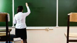 Глава Департамента образования Москвы Исаак Калина сообщил о среднем размере зарплаты столичных учителей