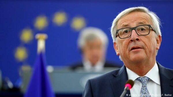 Глава Еврокомиссии Юнкер поразил всех своей выходкой на саммите лидеров ЕС