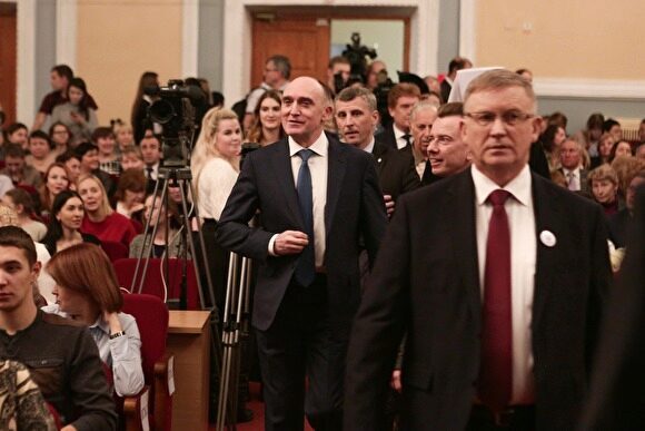 Главный вуз Челябинска отметил 75-летие с оркестром и политиками