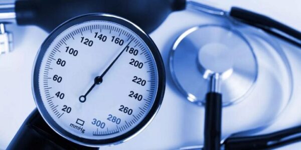 Как снизить повышенное артериальное давление за короткий срок без применения лекарств, определили ученые