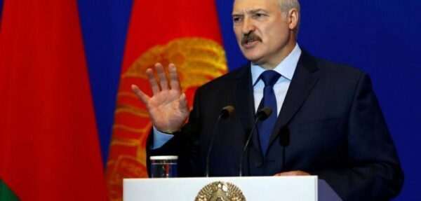 Лукашенко пожаловался, что Россия не считает Беларусь «братской страной»