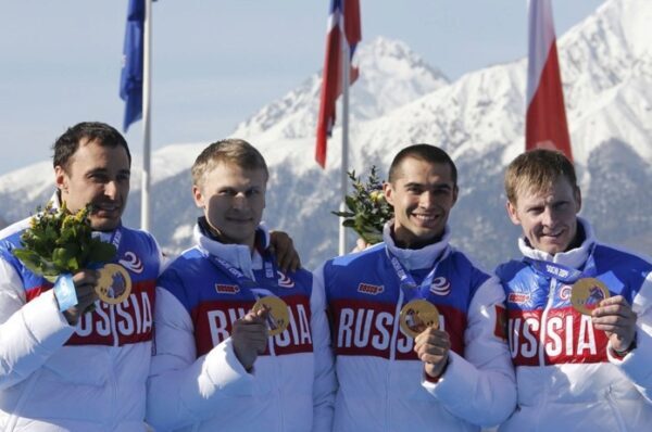МОК потребовал вернуть золотые медали российских спортсменов