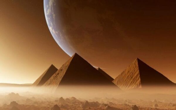 На Марсе нашли гигантскую древнюю пирамиду