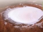 На Марсе обнаружено замерзшее озеро