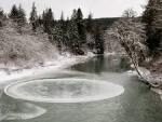 На реке в Белоруссии образовался вращающийся ледяной диск