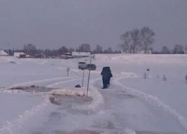 Найдено тело водителя трактора, который провалился под лед в Кондинском районе ХМАО