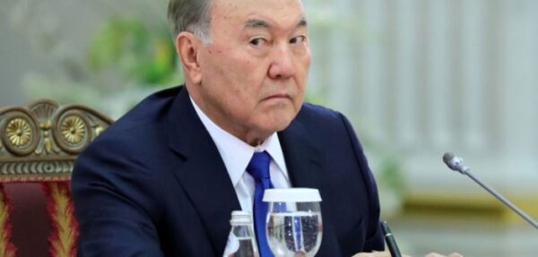 Назарбаев не верит, что Путин собирается захватывать Украину