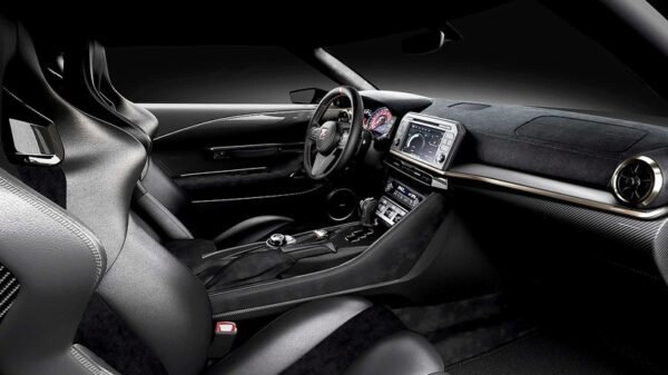 Ниссан объявила о старте приёма заявок на юбилейный суперкар GT-R50